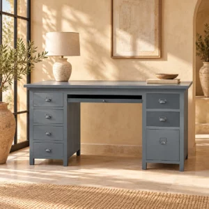 Bureau Marin gris patiné dans une pièce aux murs beige