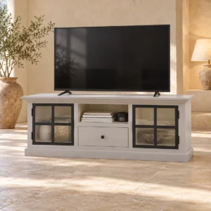 Meuble TV Club Vitré avec télévision dans un salon aux murs beige