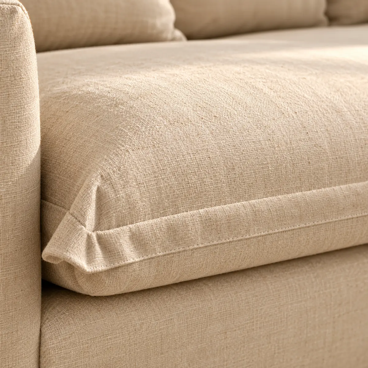 Lin beige et bande débordante de l'assise du salon de coin Louiz