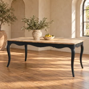 Table rectangulaire Louis XV bois et anthracite en salle lumineuse